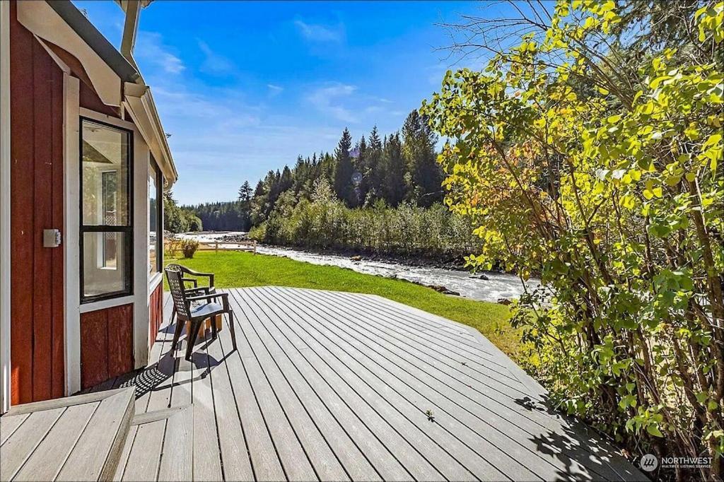 New: Steps From White River Near Mount Rainier National Park Greenwater Bagian luar foto