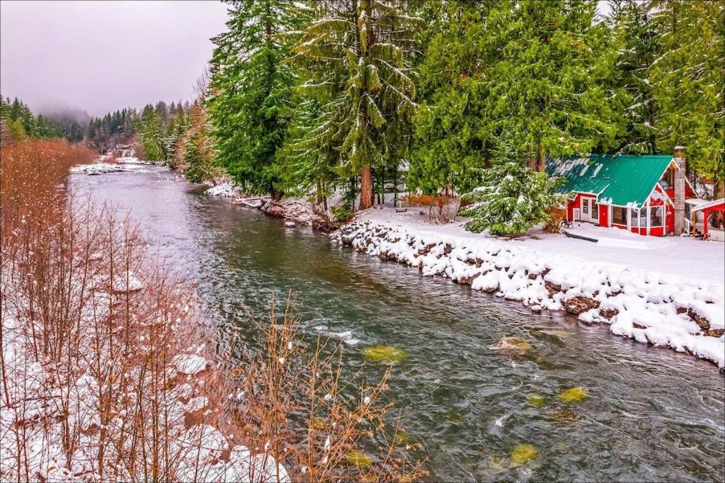 New: Steps From White River Near Mount Rainier National Park Greenwater Bagian luar foto