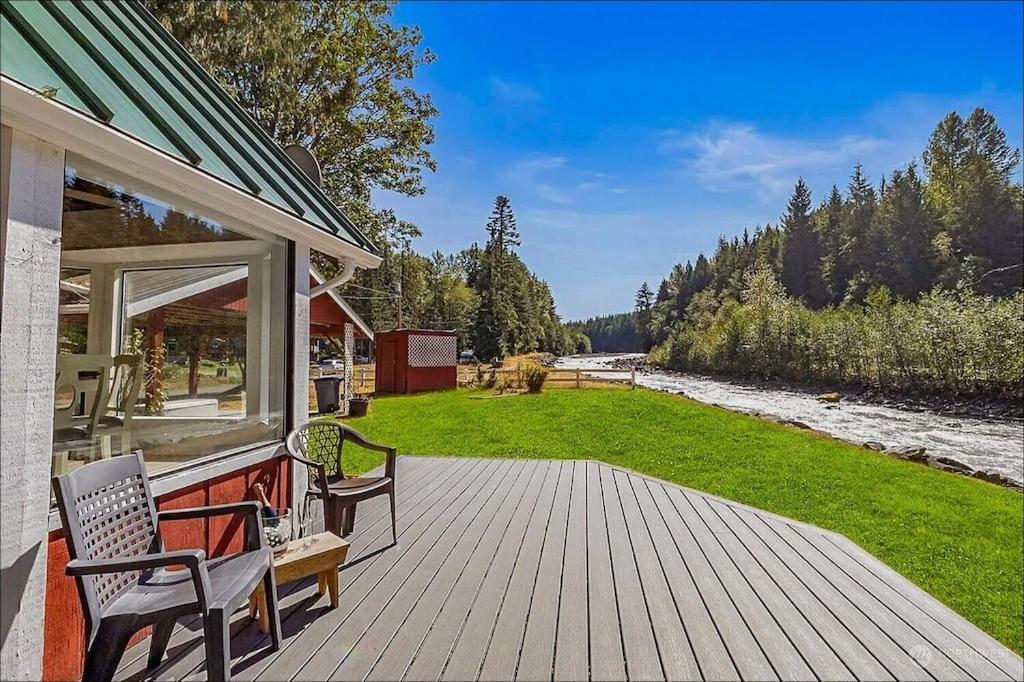 New: Steps From White River Near Mount Rainier National Park Greenwater Bagian luar foto