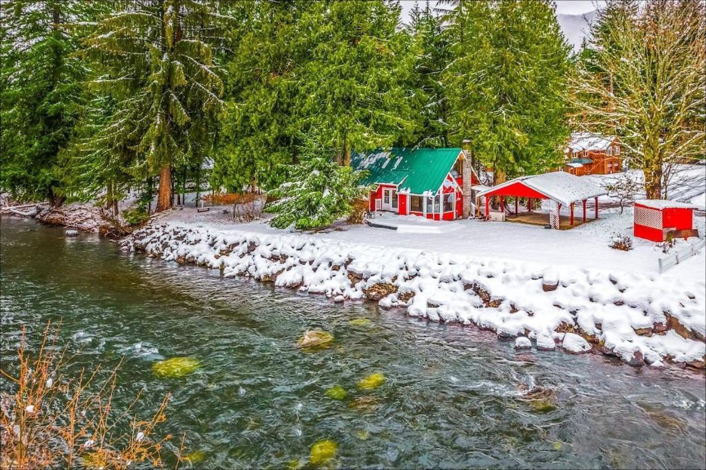 New: Steps From White River Near Mount Rainier National Park Greenwater Bagian luar foto